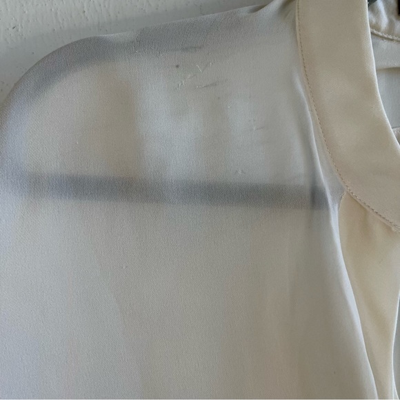 Vince Blouse White Silk Short Sleeve Split Neck Popover Blouse Sz S GUC - Picture 2 of 11